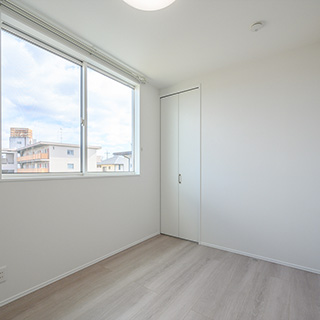 2F 真ん中の洋間 4.3帖(1)