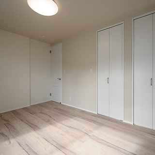 2F 南側洋間 6帖(2)