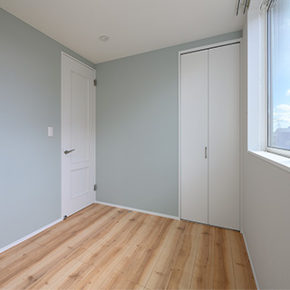 2F 真ん中洋間 4.3帖(1)