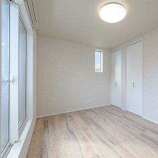 2F 南側洋間 6帖(2)