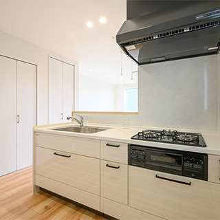 1F キッチン タカラスタンダード210cm幅