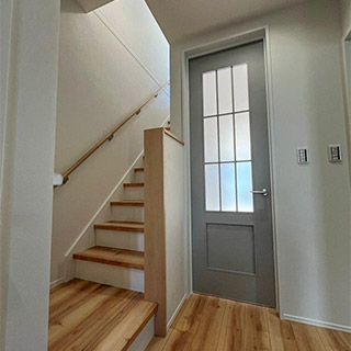 玄関廊下・階段